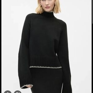 GAP Black and White Turtleneck Sweater